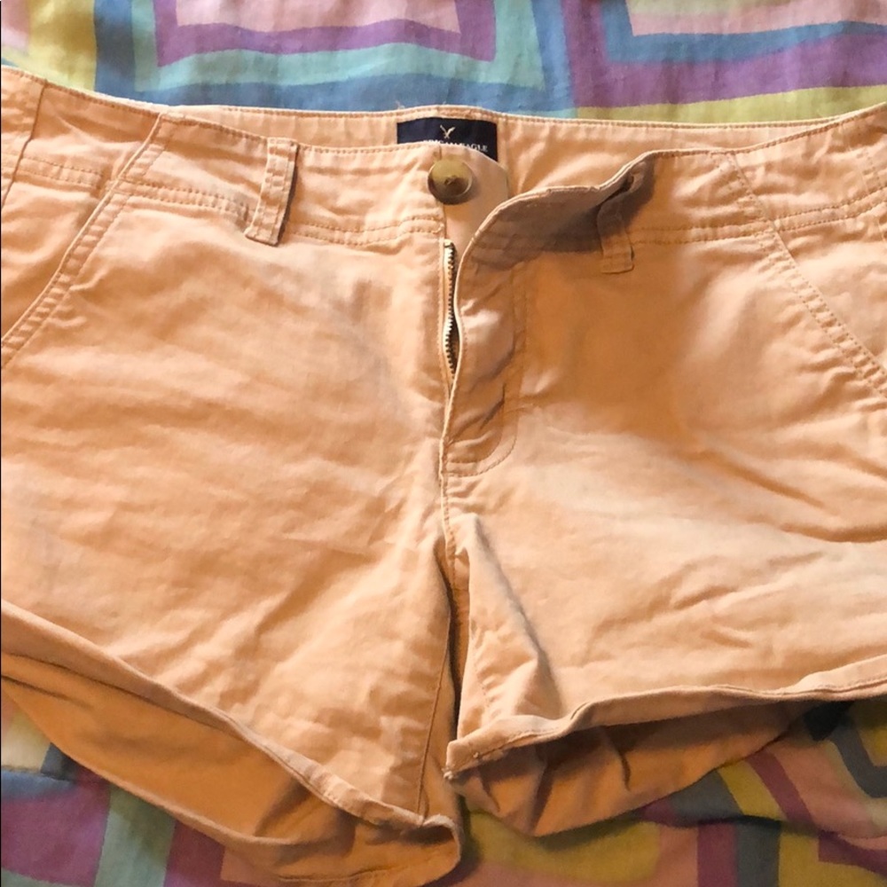 American Eagle women’s khaki shorts